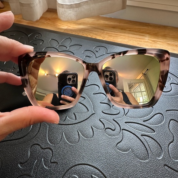 Diff Eyewear Becky Tortoise Shell Sunglasses - Picture 1 of 16